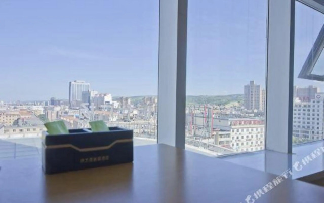 Ruishiting Shangpin Hotel (Kongtong District South Gate Shizi)