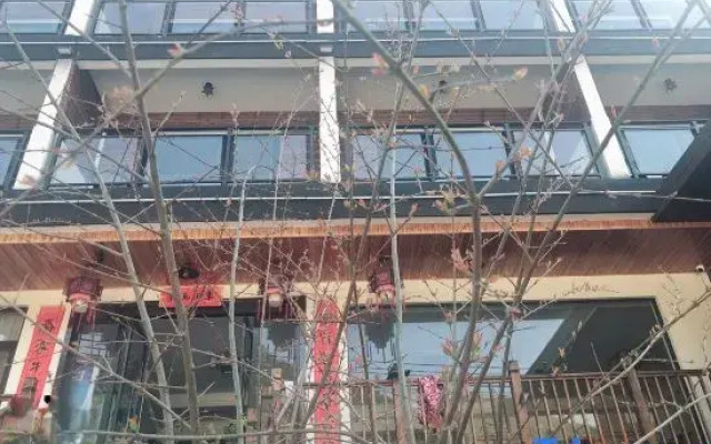 Jingxian Huisu Qiaojia B&B (Moon Bay Branch)