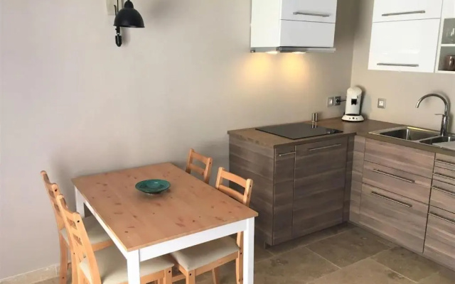 Coquet 2 pièces au calme avec piscine (2/4 pers)