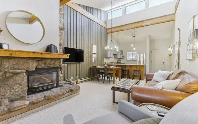 Cozy Winter Park Condo: Bike, Ski, & Hike!