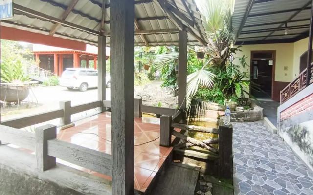 Urbanview Hotel Trisna Srabah