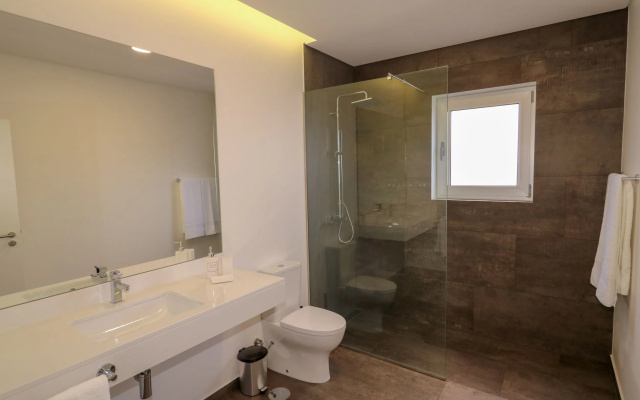 Beautiful Modern Villa in Calheta – CalhetaScape