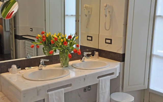 Hotel Roma E Rocca Cavour