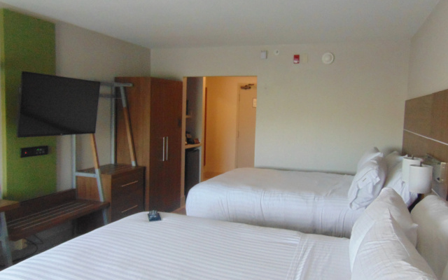 Holiday Inn Express & Suites Wapakoneta by IHG