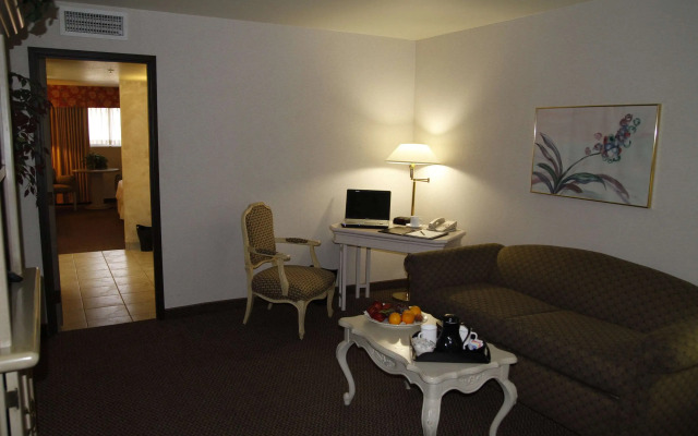 Ramada by Wyndham Viscount Suites Tucson East
