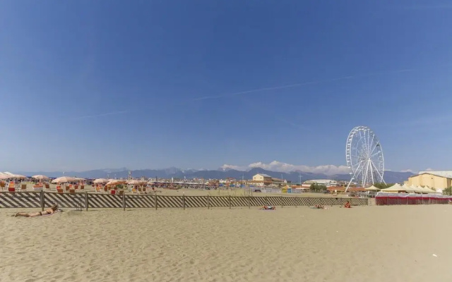 Amazing Apartment in Viareggio -lu- With 2 Bedrooms and Wifi