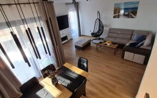 House With Private Jacuzzi Near Umag