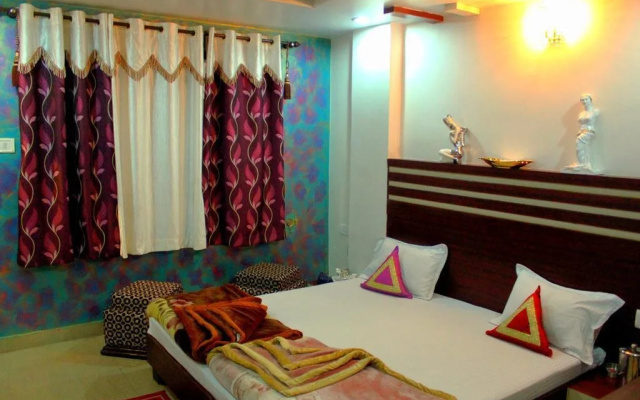 OYO 16216 Aanchal Residency