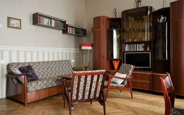 Апартаменты 1912 на ул. Казначейская, 13
