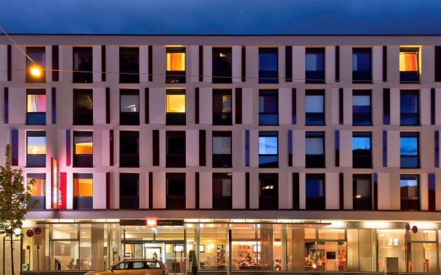 Отель ibis Muenchen City West Германия, Мюнхен - отзывы, цены и фото номеров - забронировать отель ibis Muenchen City West онлайн вид на фасад