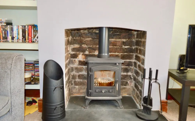 Charming 2 Bedroom House With Terrace