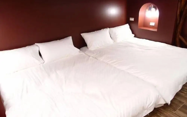 23 Here B&B
