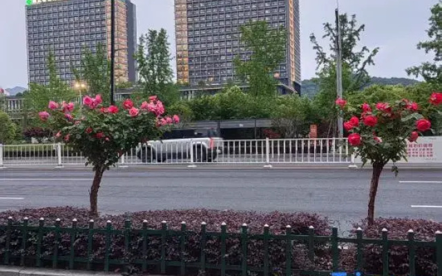 Xinwang Hotel (Taizhou Hospital East Campus)