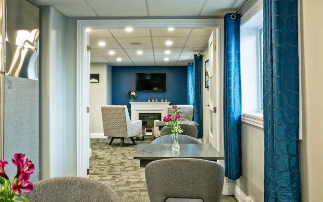 Royal Inn & Suites
