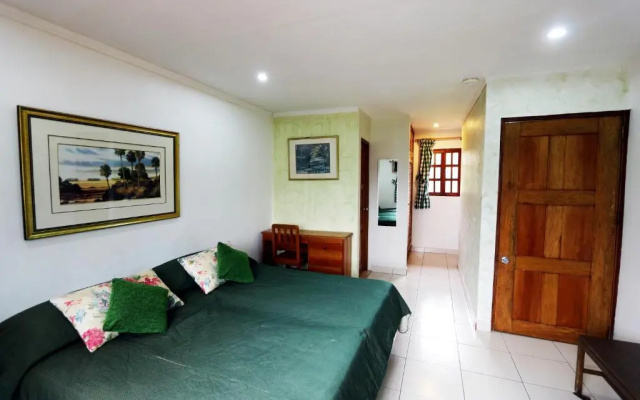 Aparthotel Los Pinos