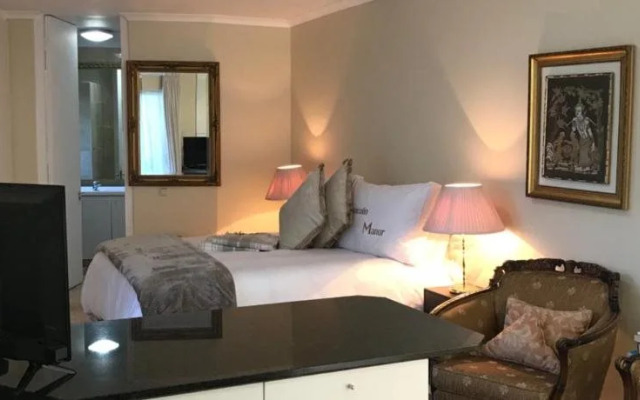 Francolin Manor