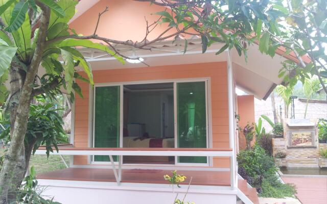 Отель Khaocheechan Homestay комната для гостей