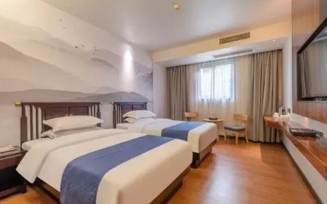 Wenxing Hotel (Guangzhou Baiyun Mountain Plum Garden Metro Station)