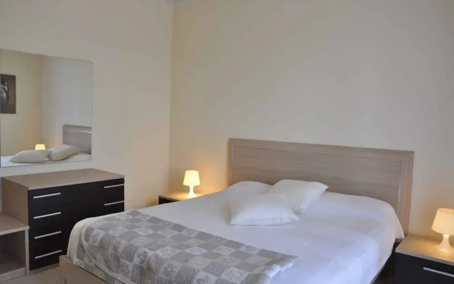 Ferienwohnung mit Terrasse und Pool