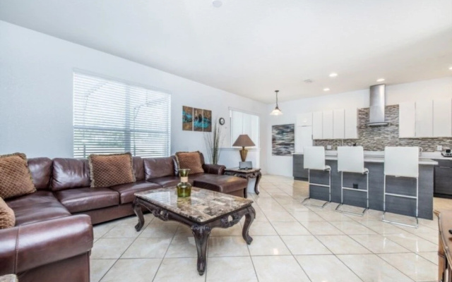 6-Bedroom Villa in Davenport 116TC