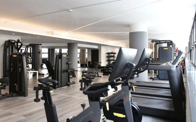 Отель The Hive Hotel
