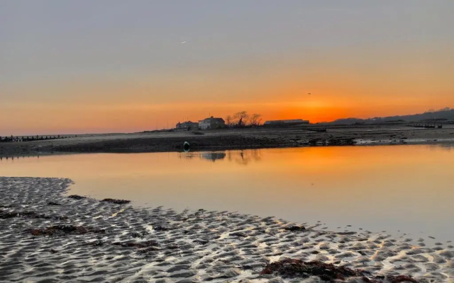Solent Landing No 16 Beach Retreat