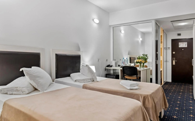Hotel Charter