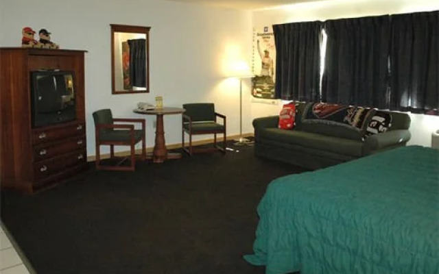 Zellars Village Inn