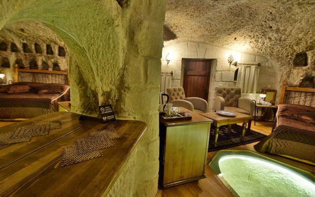 Harman Cave Hotel