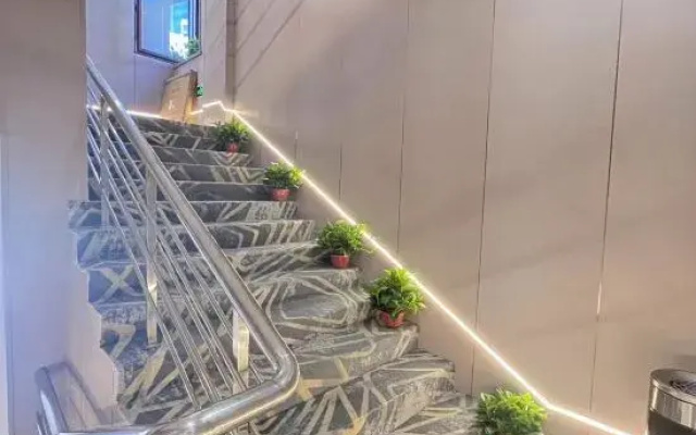 Home Inn Dalian Foreign Languages University Huayi Select Collection Hotel