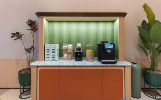 Orange Hotel （Wuhan Xinrong Tianjie Branch）