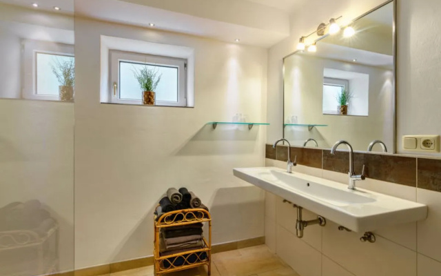 House Riki Bruck