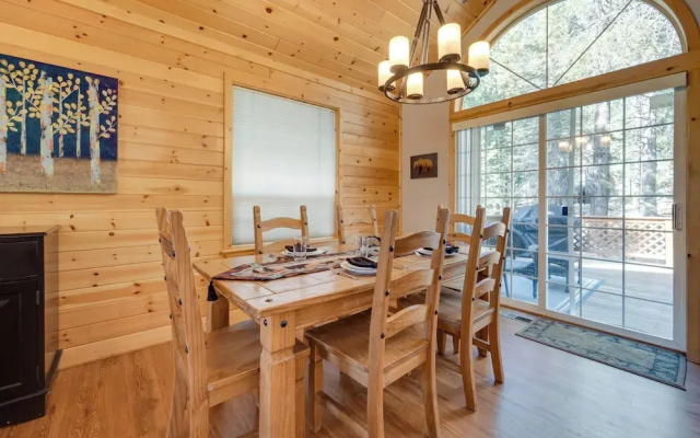 4 Mi to Downhill Ski Resort! Spacious Family Haven