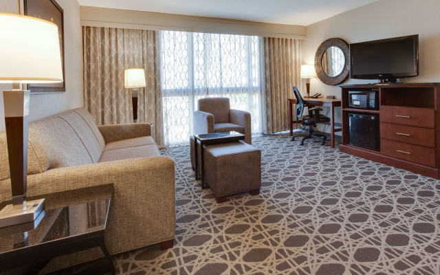 Drury Inn & Suites Louisville East