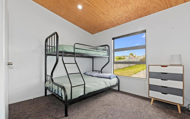 Blue Crush Villa - Mangawhai Heads Holiday Home