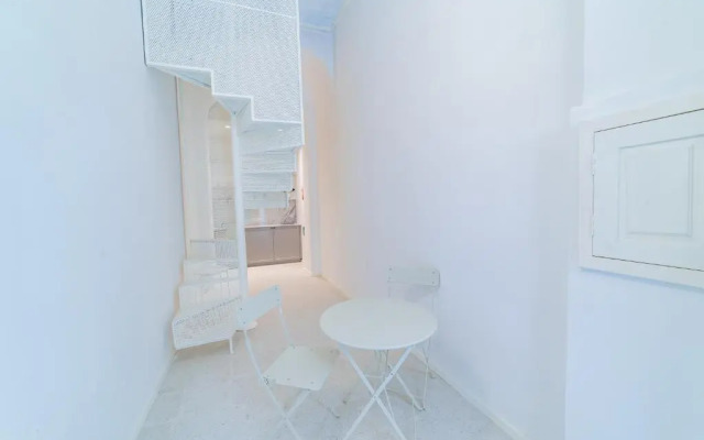 AF 1 - Modern 1BR duplex