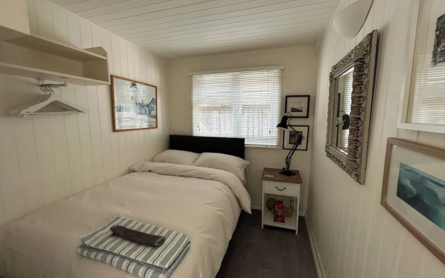 8 Bowling Green Chalets
