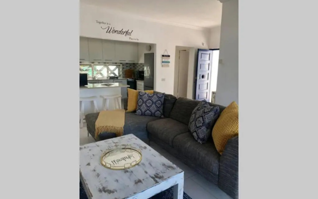 42 Thira - Beautiful Beach apartment