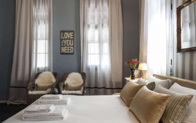 Designer TownHouse Neve Tzedek HolyGuest