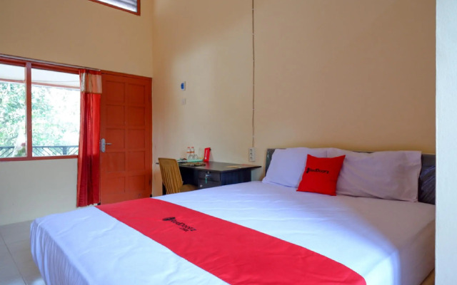 RedDoorz Syariah near Alun Alun Purwokerto