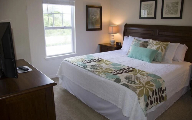 Lucaya 3 Bedroom 2 Bath Townhome!