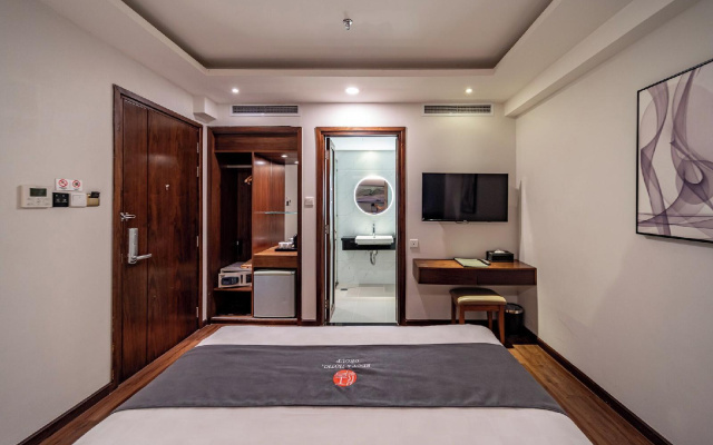 City Hotel 2