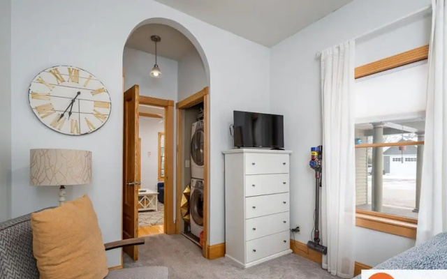 Lake Life Getaway - Condo Near Downtown