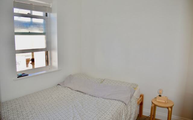 Отель Brighton 1 Bedroom Flat комната для гостей