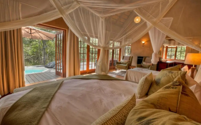 Vuyani Safari Lodge