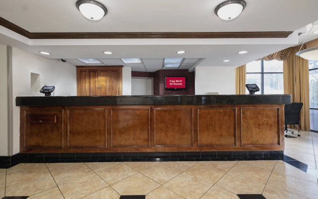 Red Roof Inn & Suites Macon
