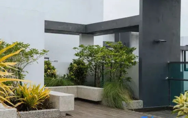 Parkland Residence B11 by Dehoz Suites