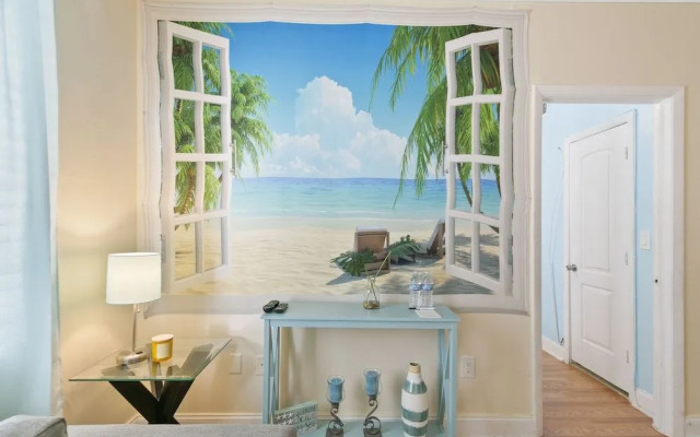 2 Bedroom Deluxe Apt on Collins Ave