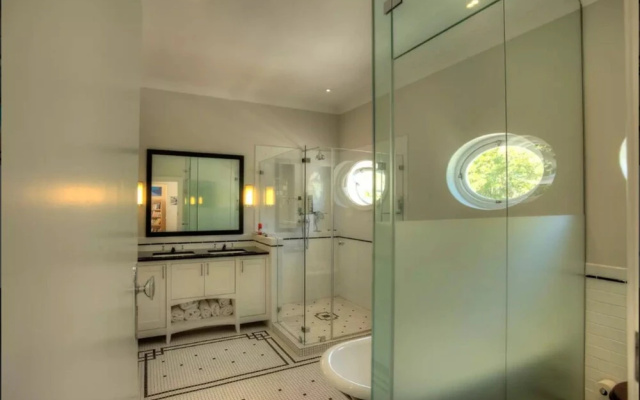 Open Plan 4 Bedroom Houses in City Heart