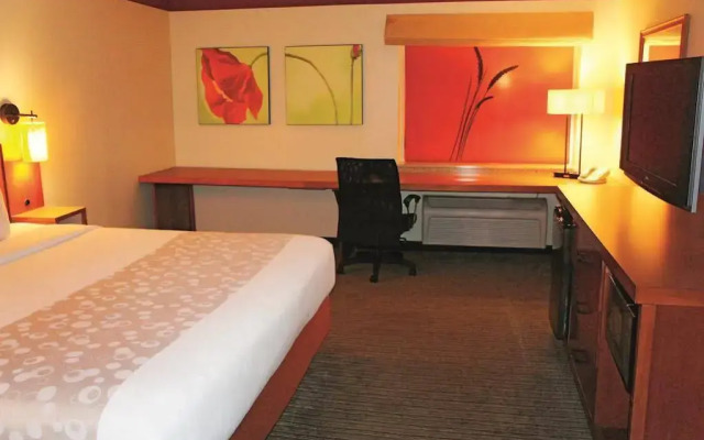 Magnolia Inn and Suites